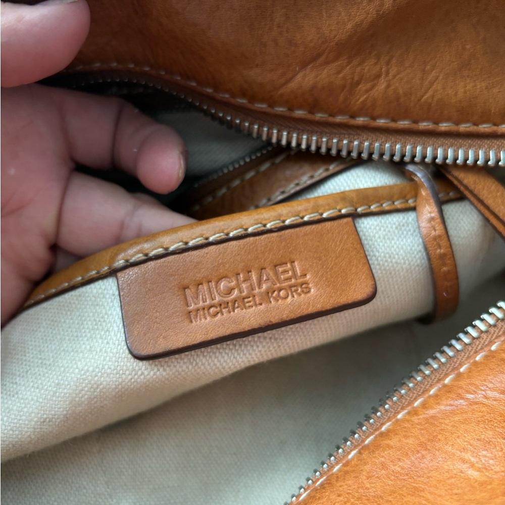 Beautiful Camel brown leather Michael Kors Tote bag